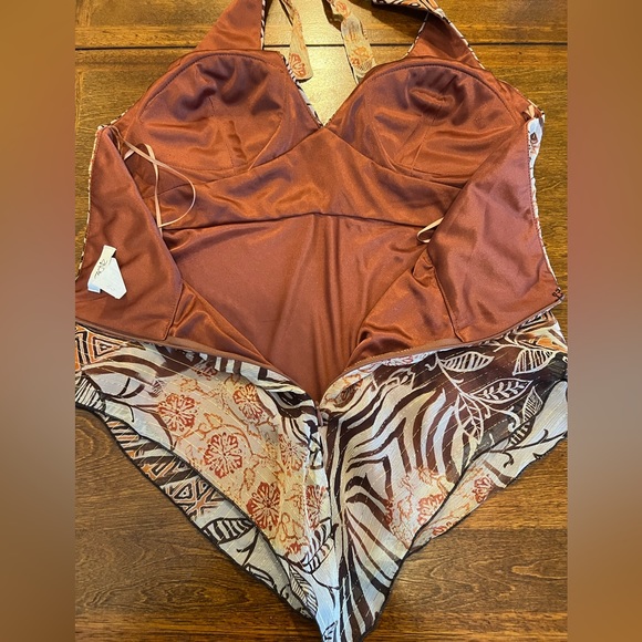 Cache Vintage Y2K Patterned Boho Handkerchief Halter Top w/ Built In Bra Size 6 - Picture 8 of 9